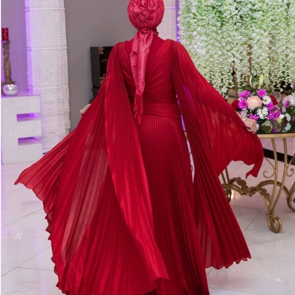 Marchesa Notte Red Gown size 6 - Picture 7 of 7